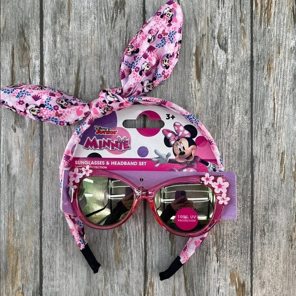Disney Minnie Mouse Red and Pink Accessory Set